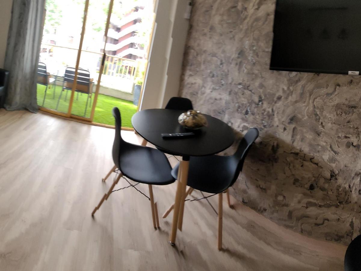 Aparthotel Inter2: New Self-Check-In Apartments with Garage Salou Exterior photo