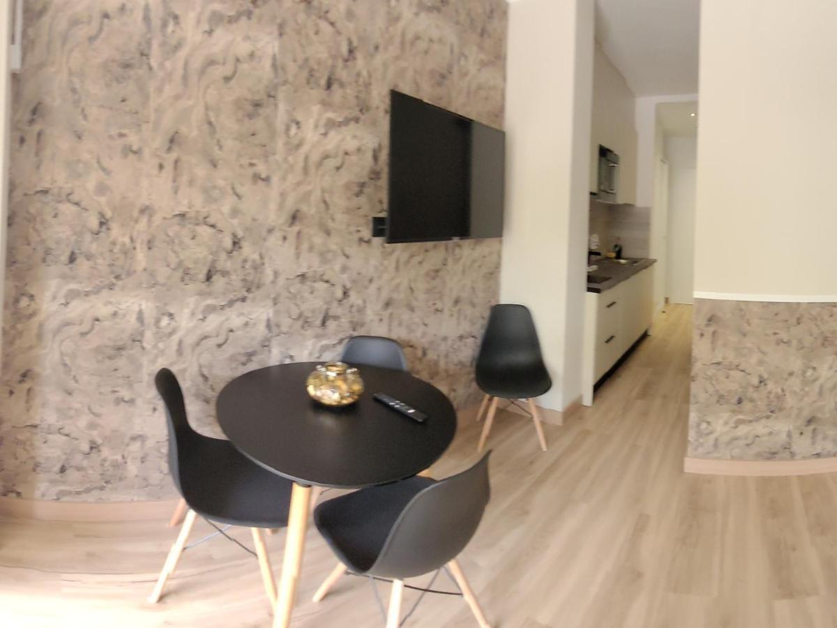 Aparthotel Inter2: New Self-Check-In Apartments with Garage Salou Exterior photo