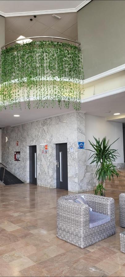 Aparthotel Inter2: New Self-Check-In Apartments with Garage Salou Exterior photo